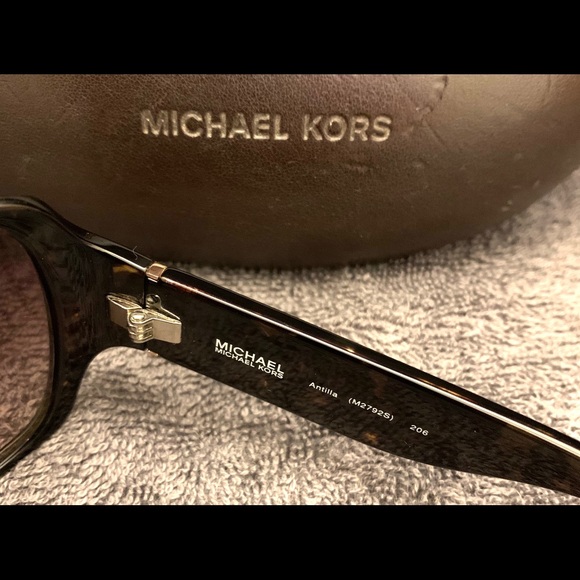 Michael Kors Sunglasses - Picture 4 of 8